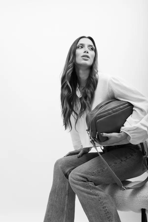 CALZADO & CARTERAS - Foto 2